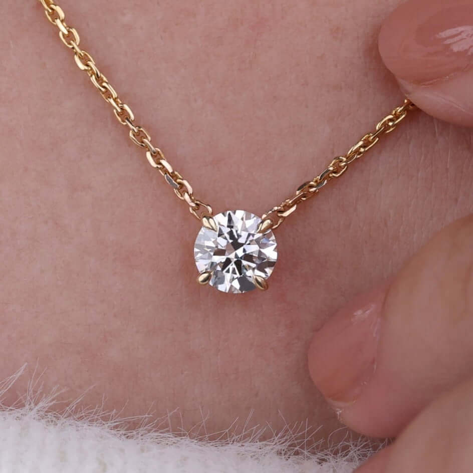 Natural 0.90Ct Round Cut VVS1 Diamond Pendant 14K Gold