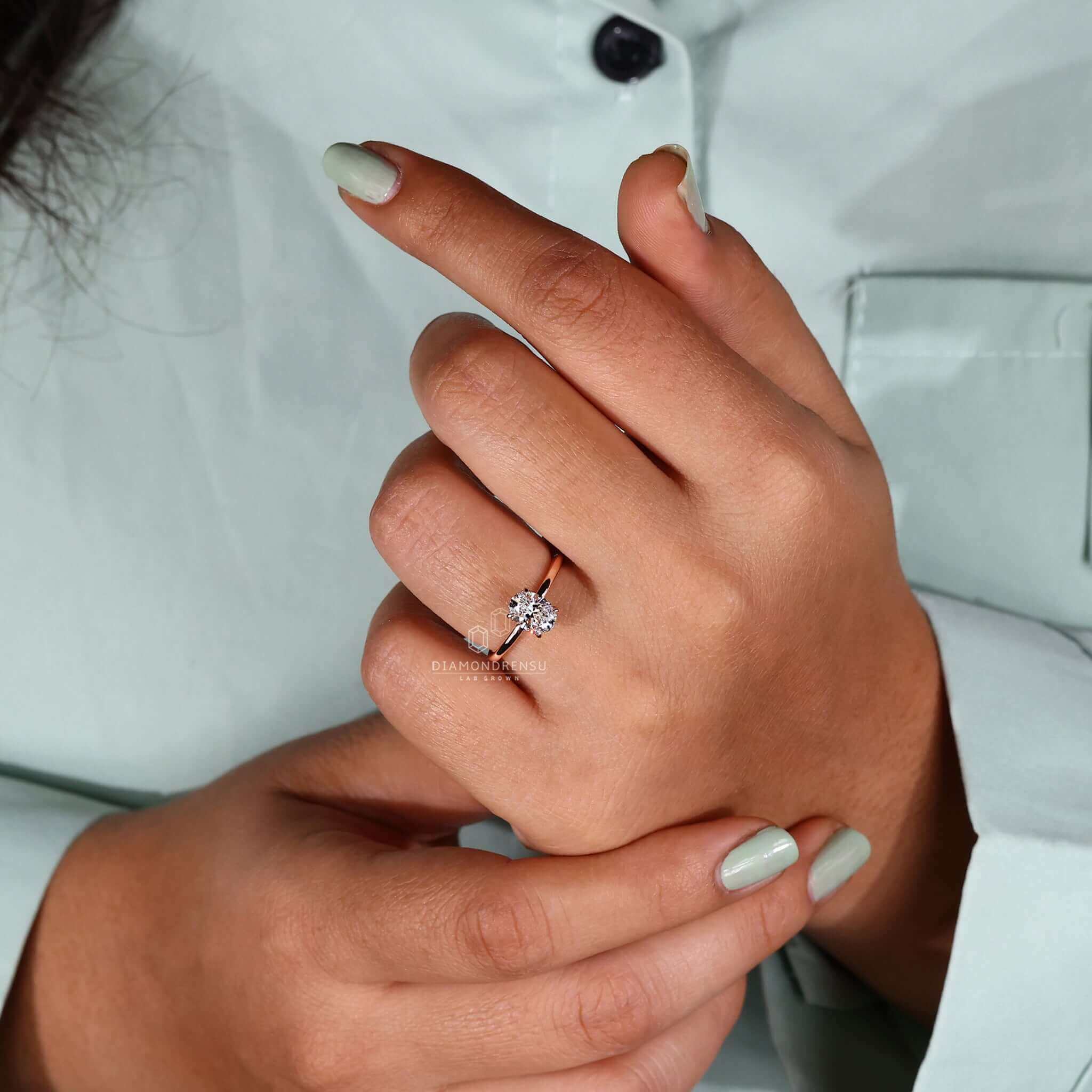 3.00Ct Oval Cut Diamond VS1 Solitaire Engagement Ring For Her