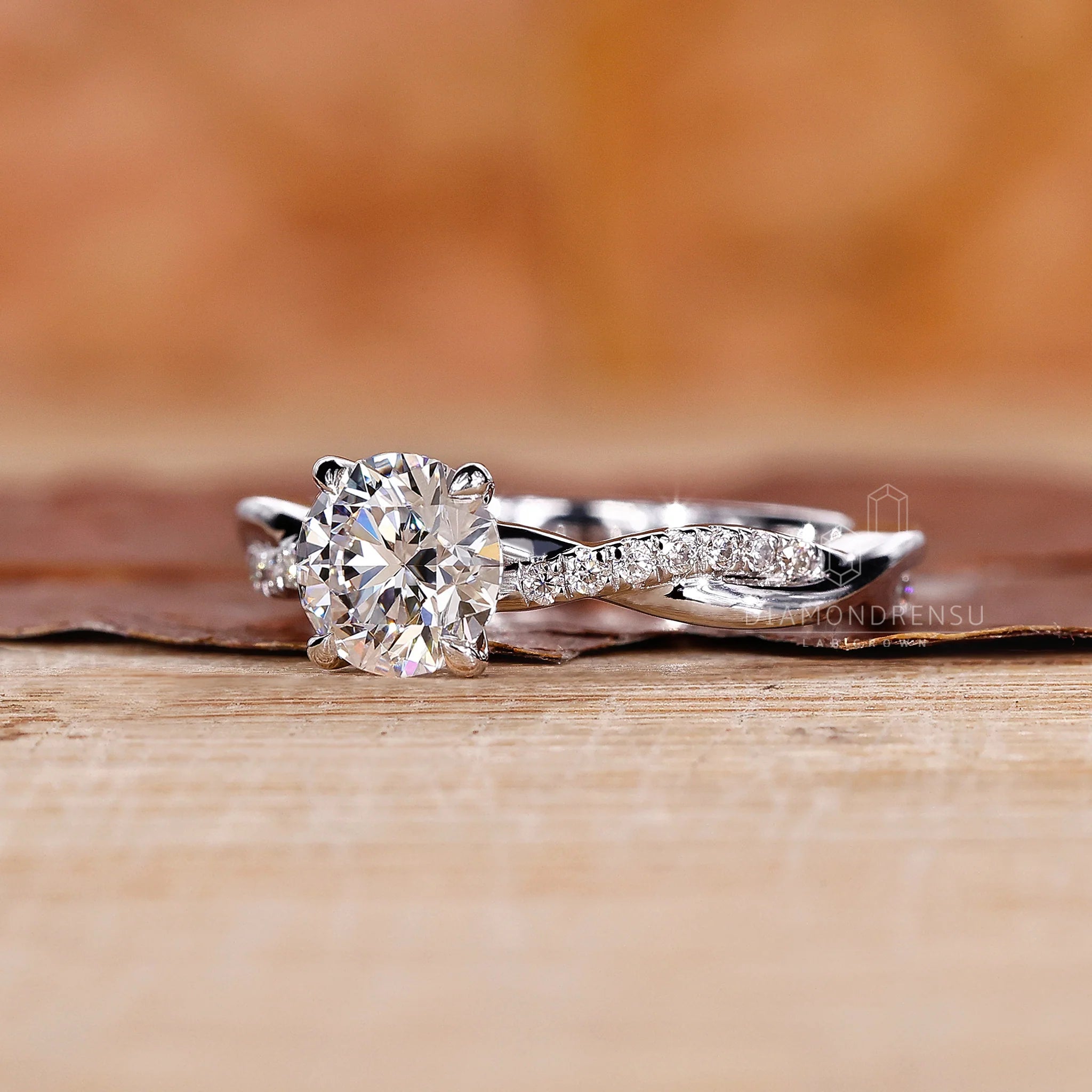 3.00Ct Round Cut Diamond Twisted Engagement Ring For Her