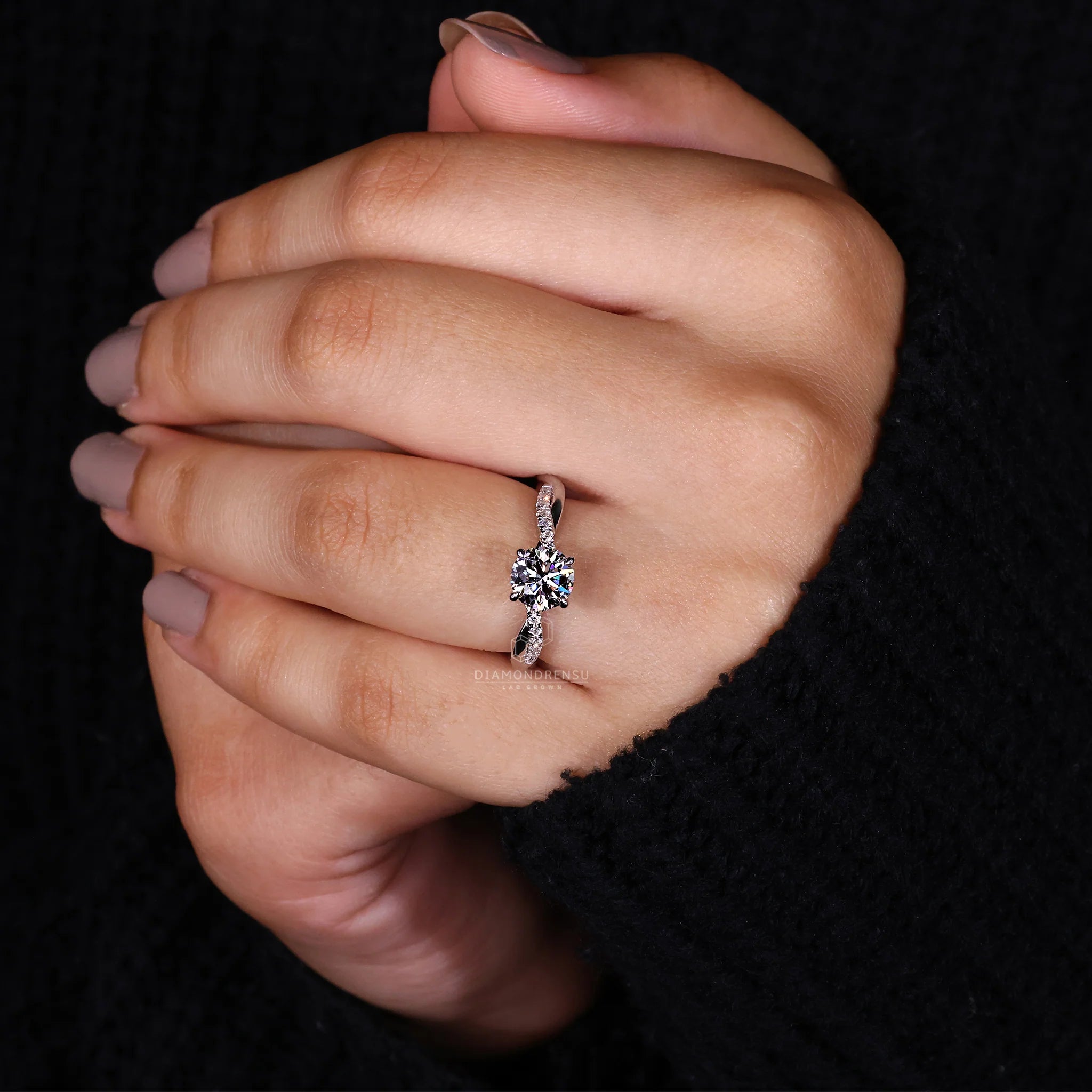 3.00Ct Round Cut Diamond Twisted Engagement Ring For Her