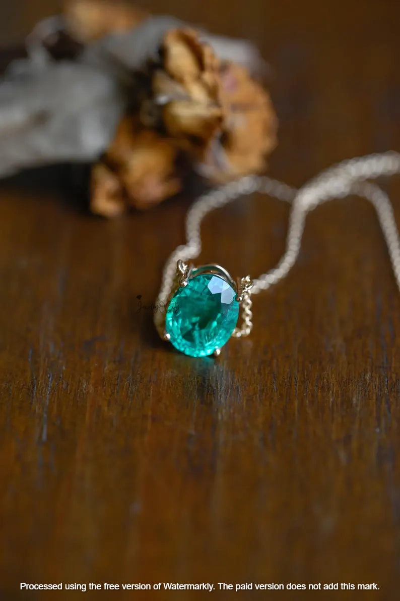 1Ct Oval Cut Green Emerald Solitaire Pendant For Her