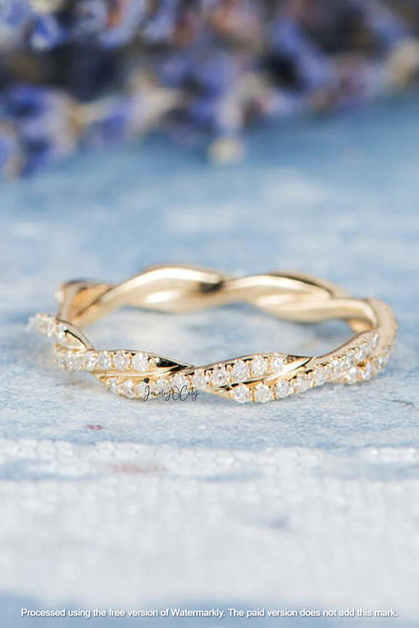 1.90Ct Round Cut Twisted VVS1 Diamond Engagement Band For Her