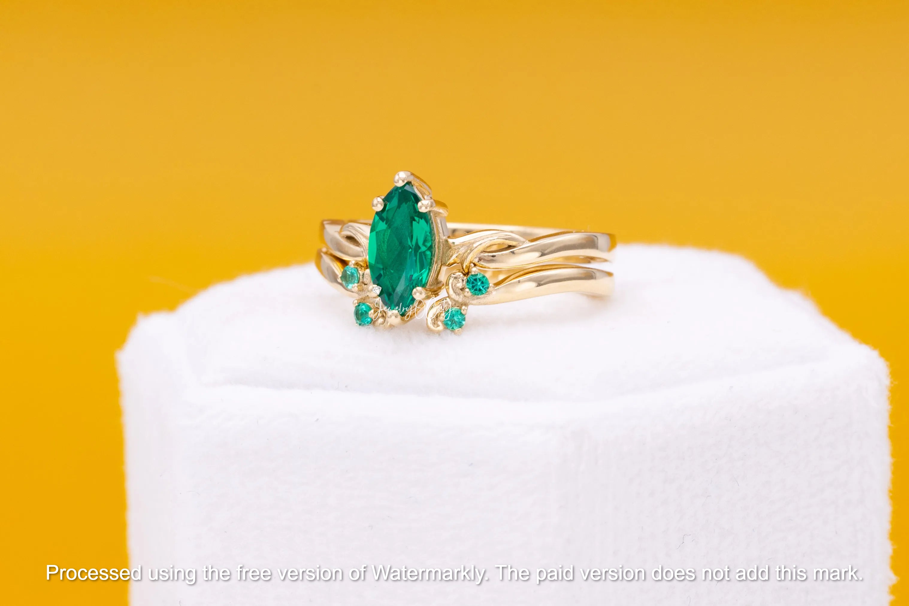 2.60Ct Marquise Cut Green Emerald Leaf Bridal Ring Set