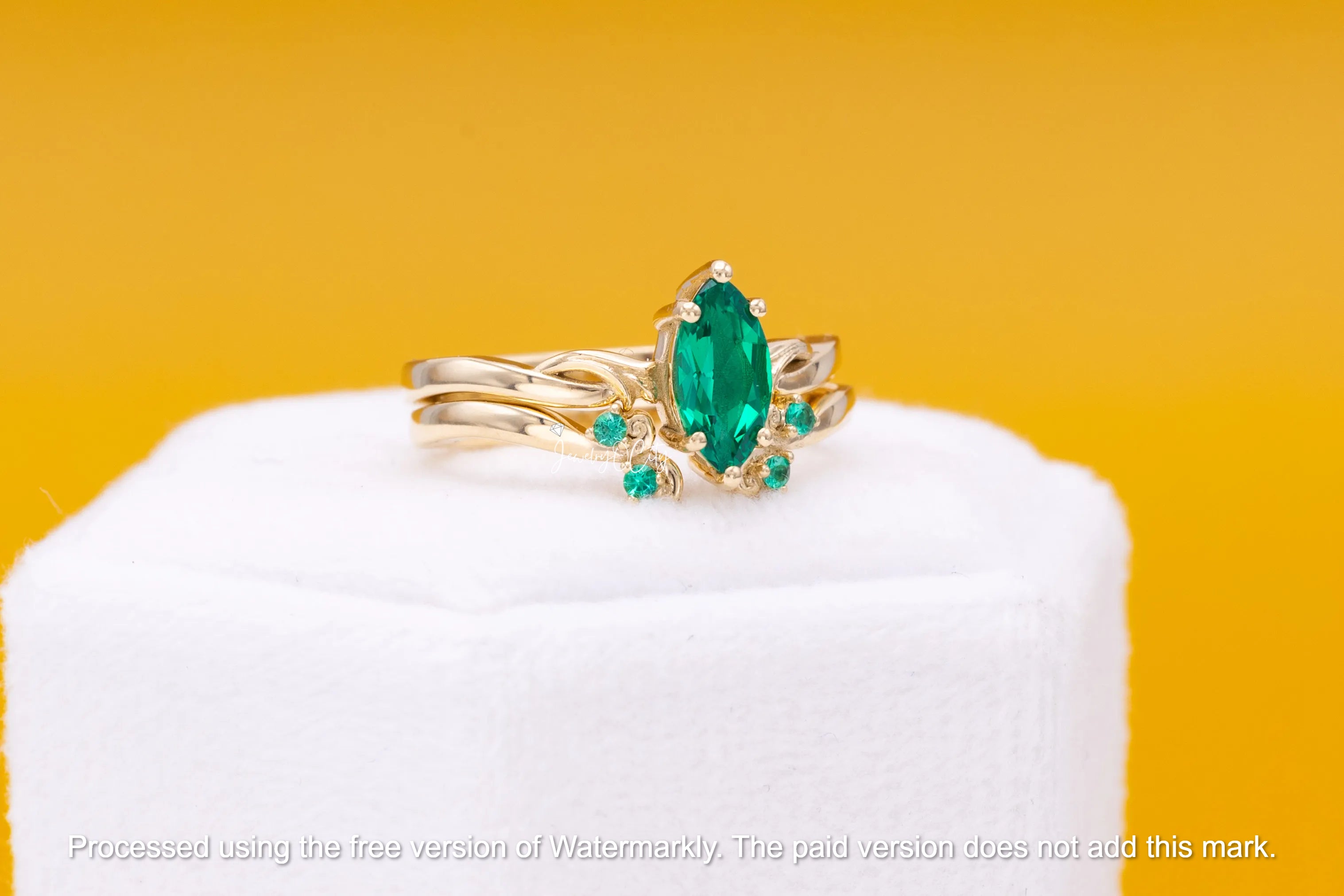 2.60Ct Marquise Cut Green Emerald Leaf Bridal Ring Set