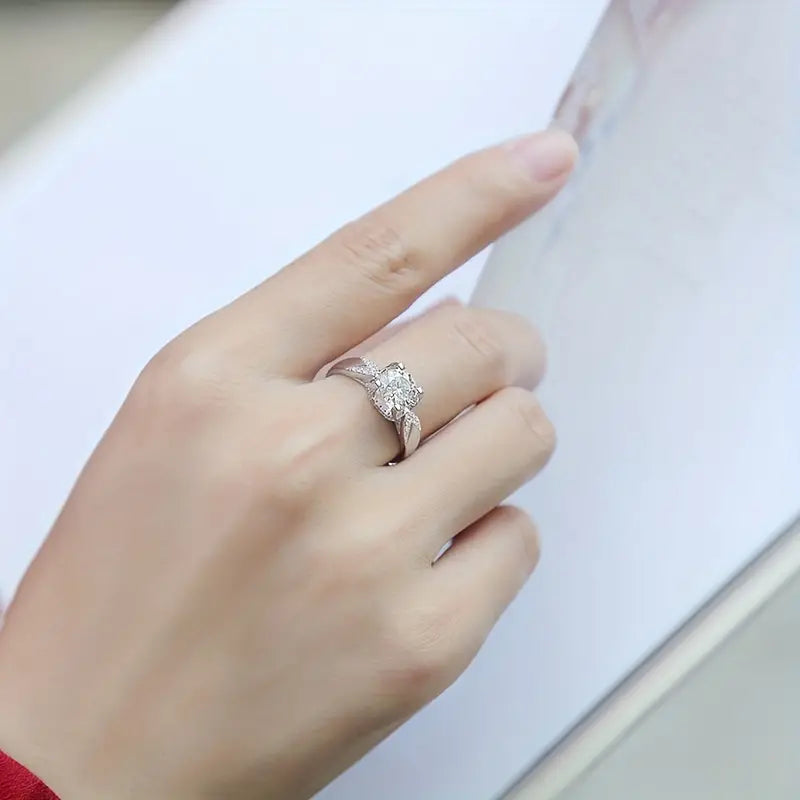 2.20Ct Round Cut Diamond Solitaire With Accent Engagement Ring