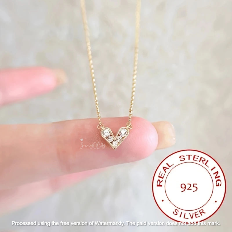 Natural 1.20Ct Round Cut Heart Shape Moissanite Pendant For Her