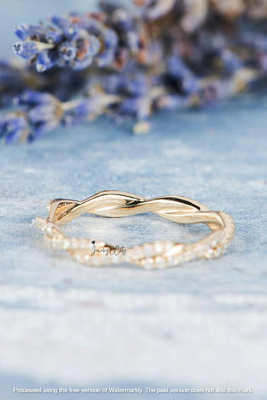 1.90Ct Round Cut Twisted VVS1 Diamond Engagement Band For Her