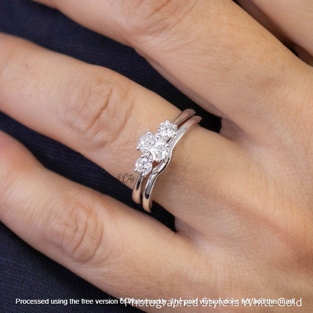 2.50Ct Oval Cut Diamond Three Stone Engagement & Wedding Trio Ring Set