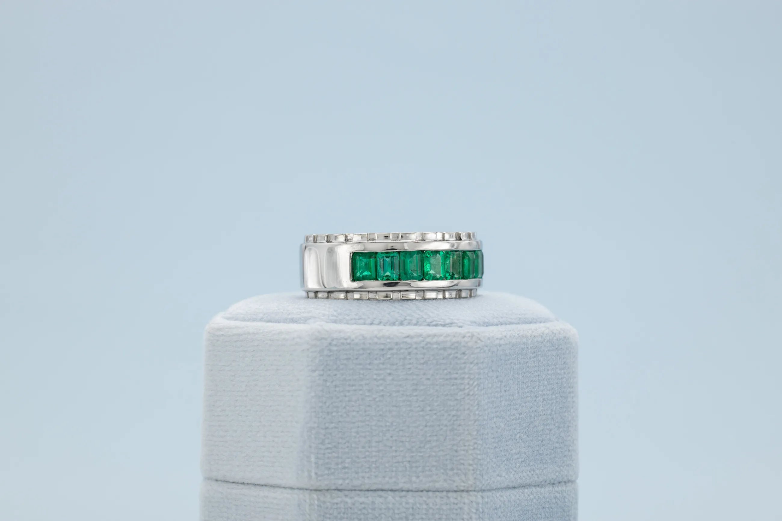 Emerald green invisible setting ring for couples