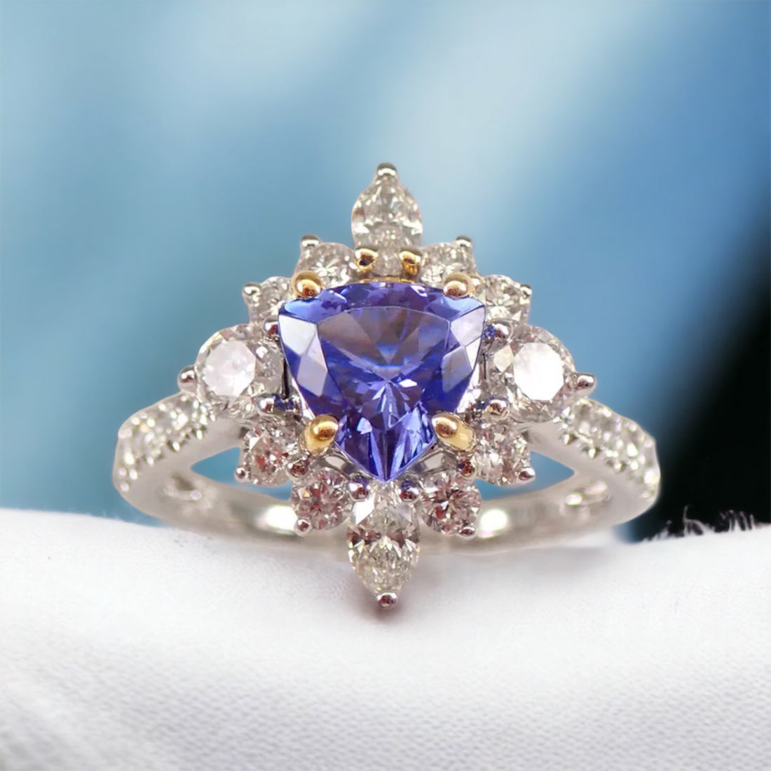 Women’s Blue Sapphire Flower Ring