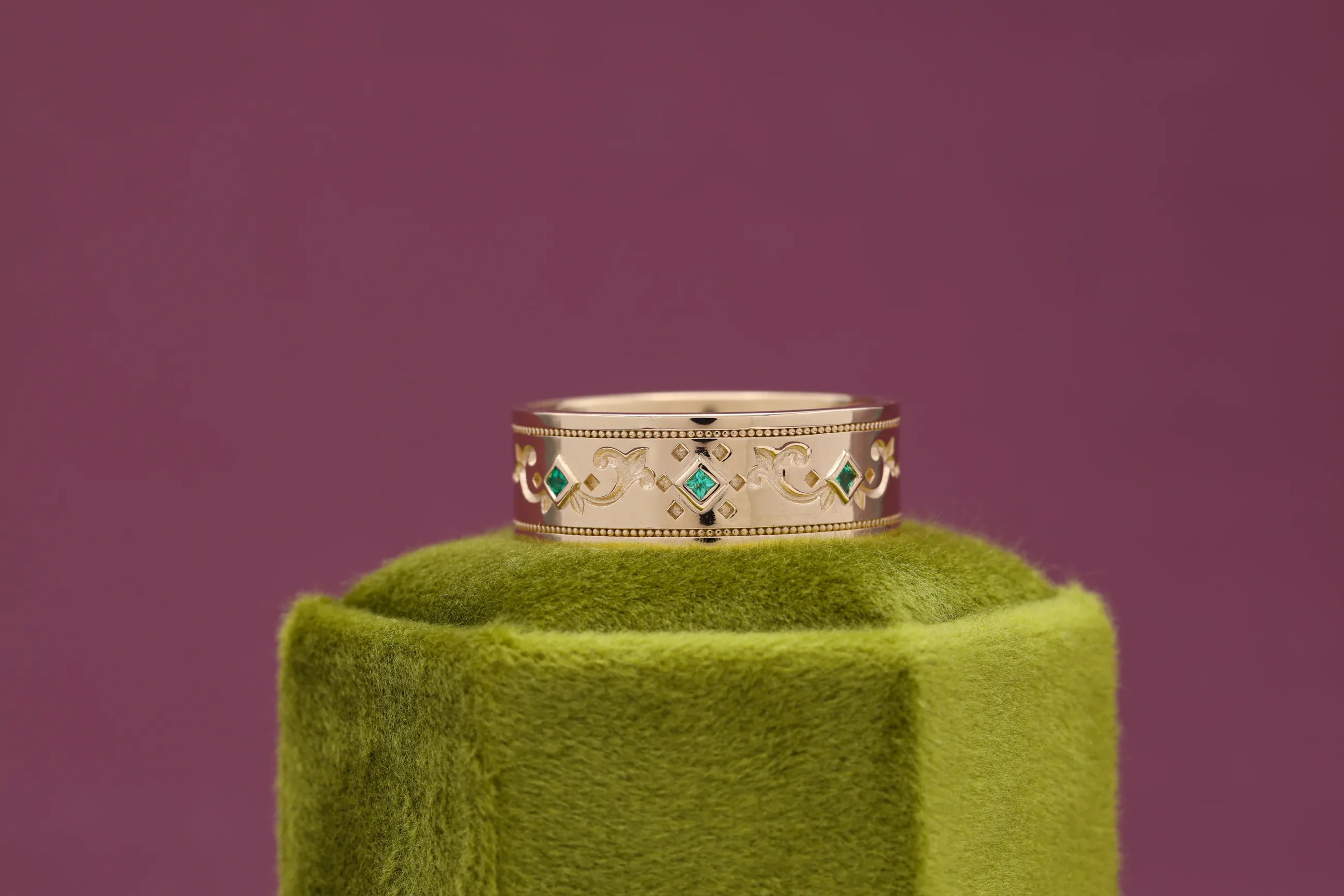 floral design emerald ring